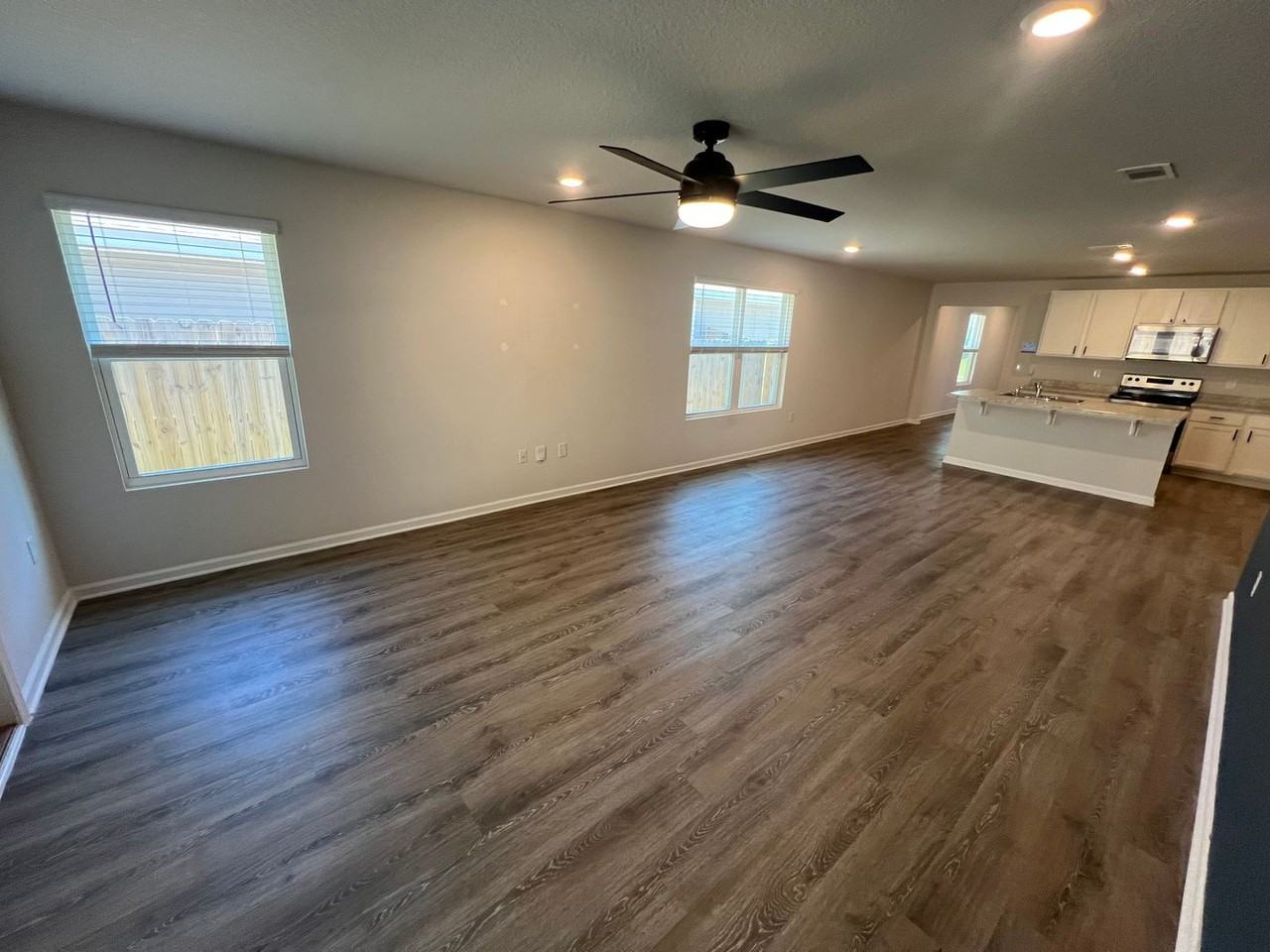 5269 Peach Dr - Photo 4 of 25