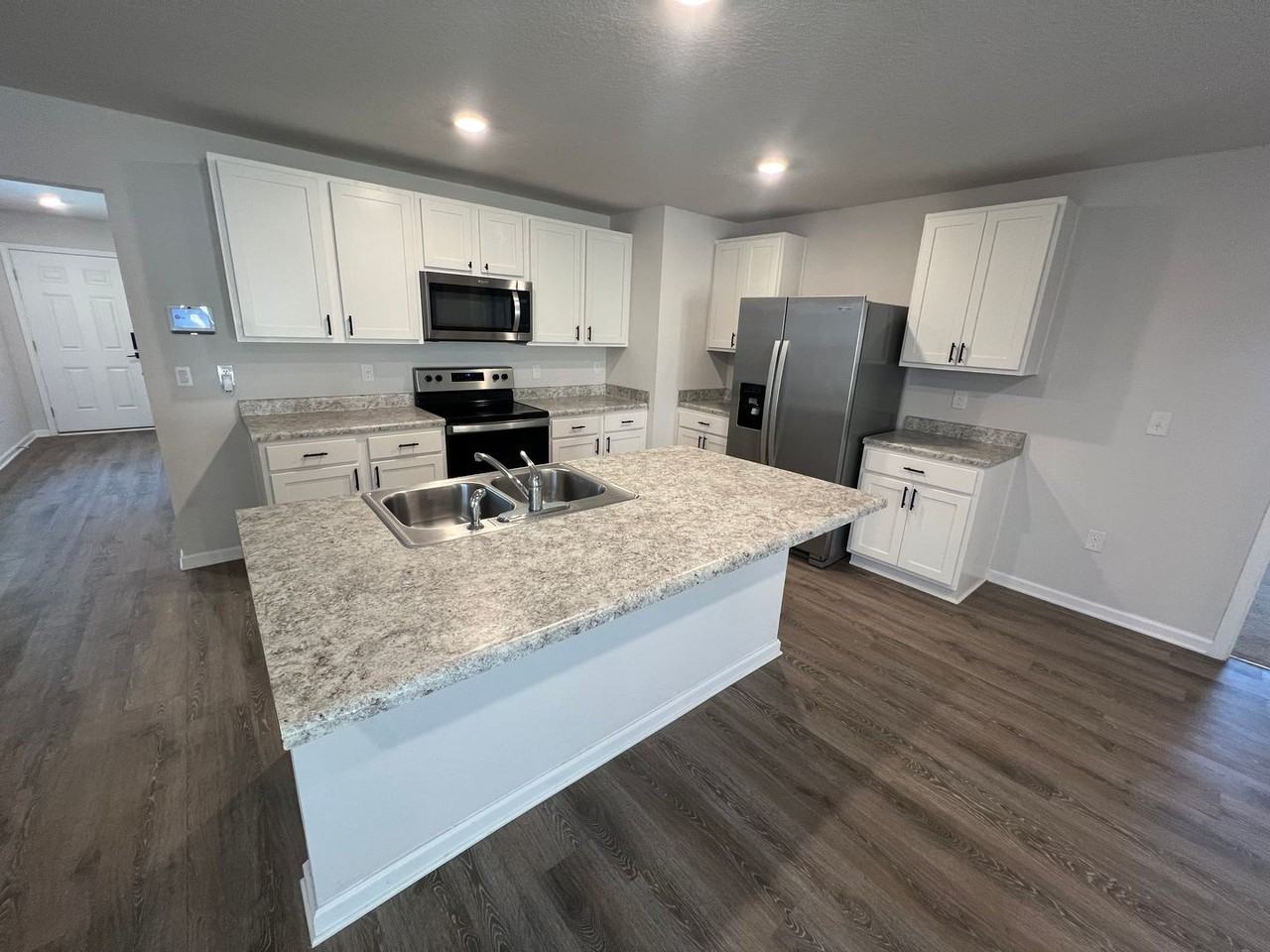 5269 Peach Dr - Photo 7 of 25