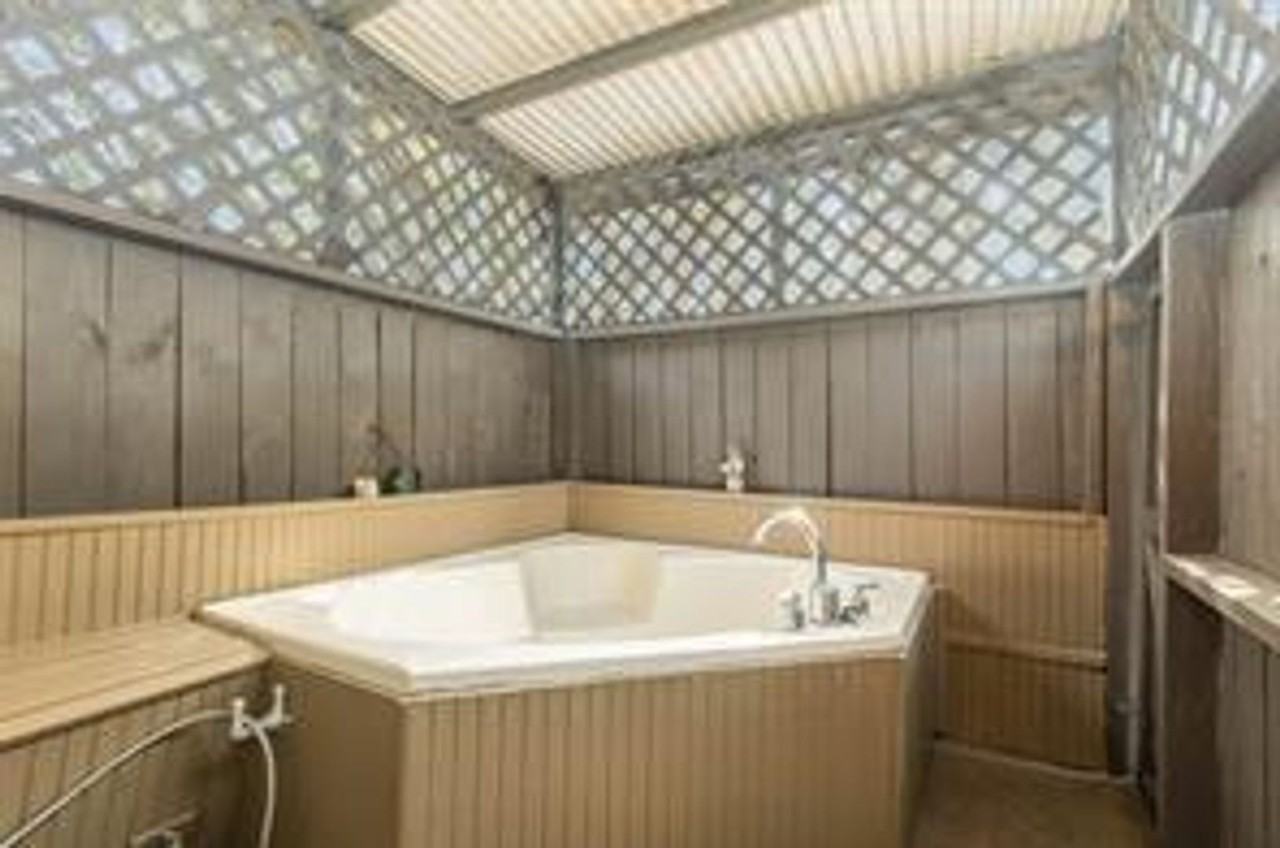 640 Riggs Ave - Photo 3 of 34