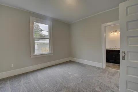 1405 Queen St - Photo 3 of 19