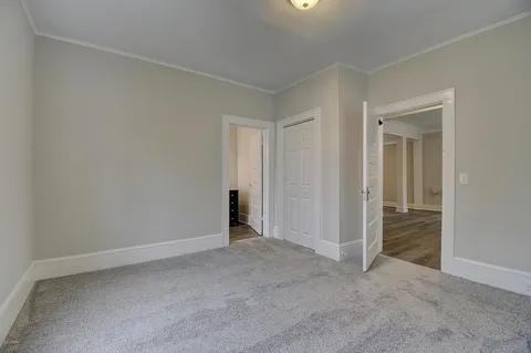 1405 Queen St - Photo 4 of 19