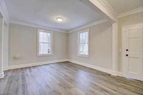 1405 Queen St - Photo 6 of 19