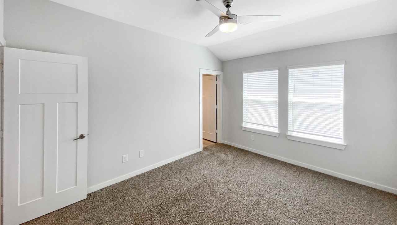 1239 Amistad Loop - Photo 7 of 13