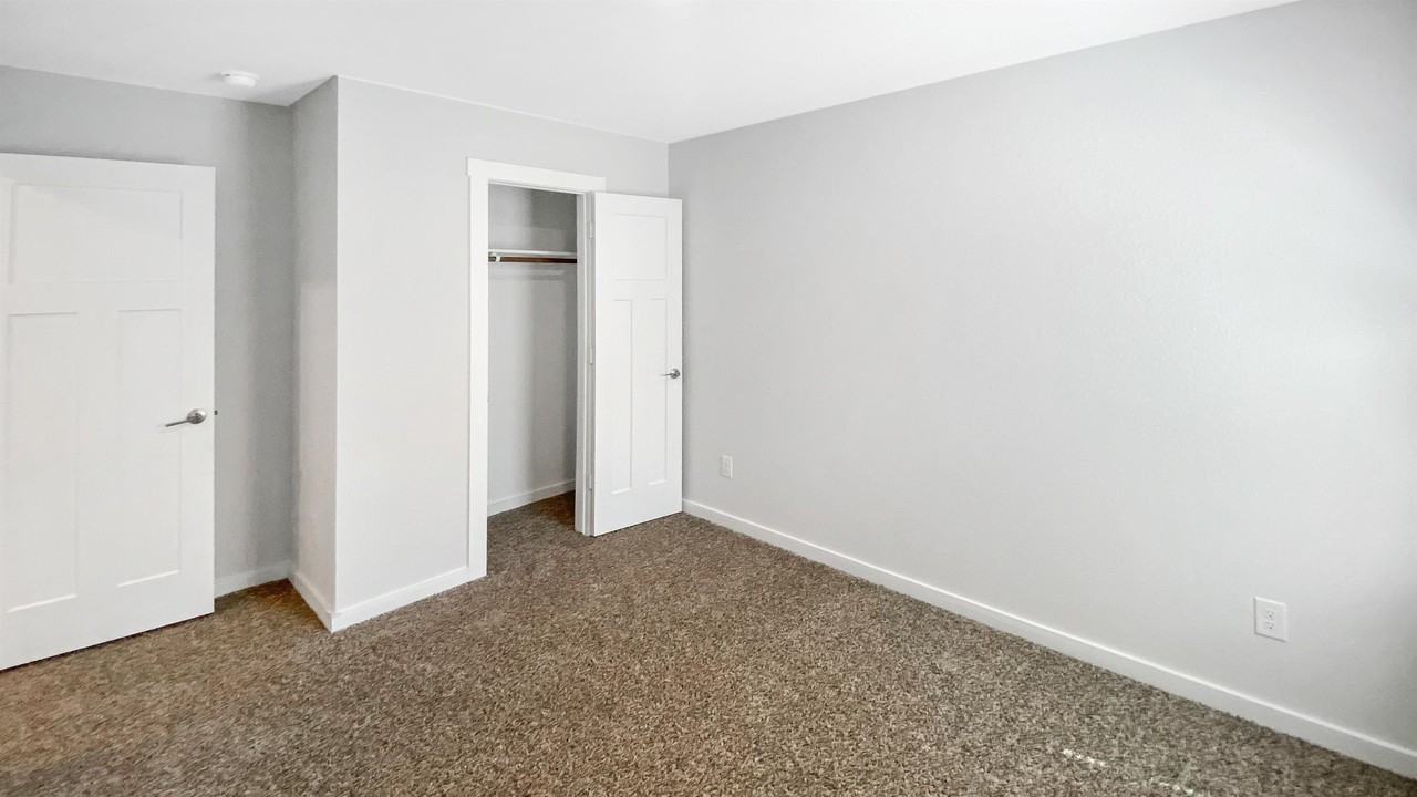 1239 Amistad Loop - Photo 6 of 13