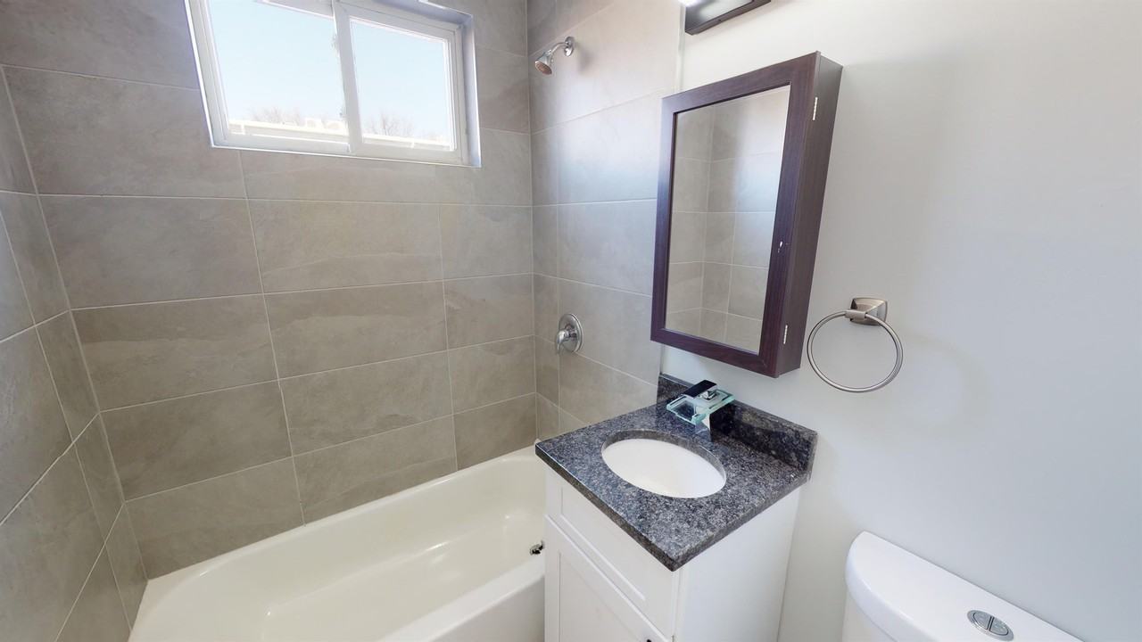 910 Gateway Blvd #A7 - Photo 3 of 10