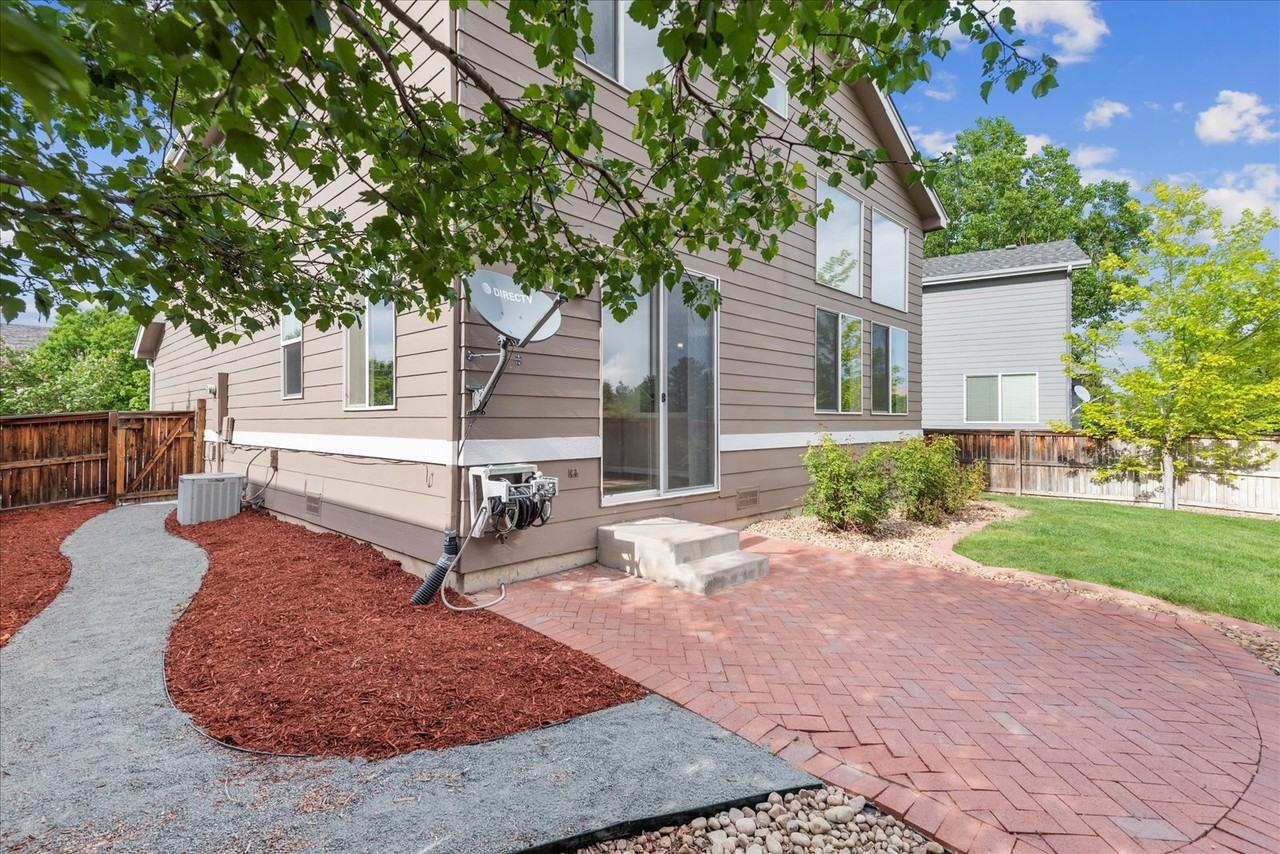 10147 Cherryhurst Ln - Photo 3 of 39