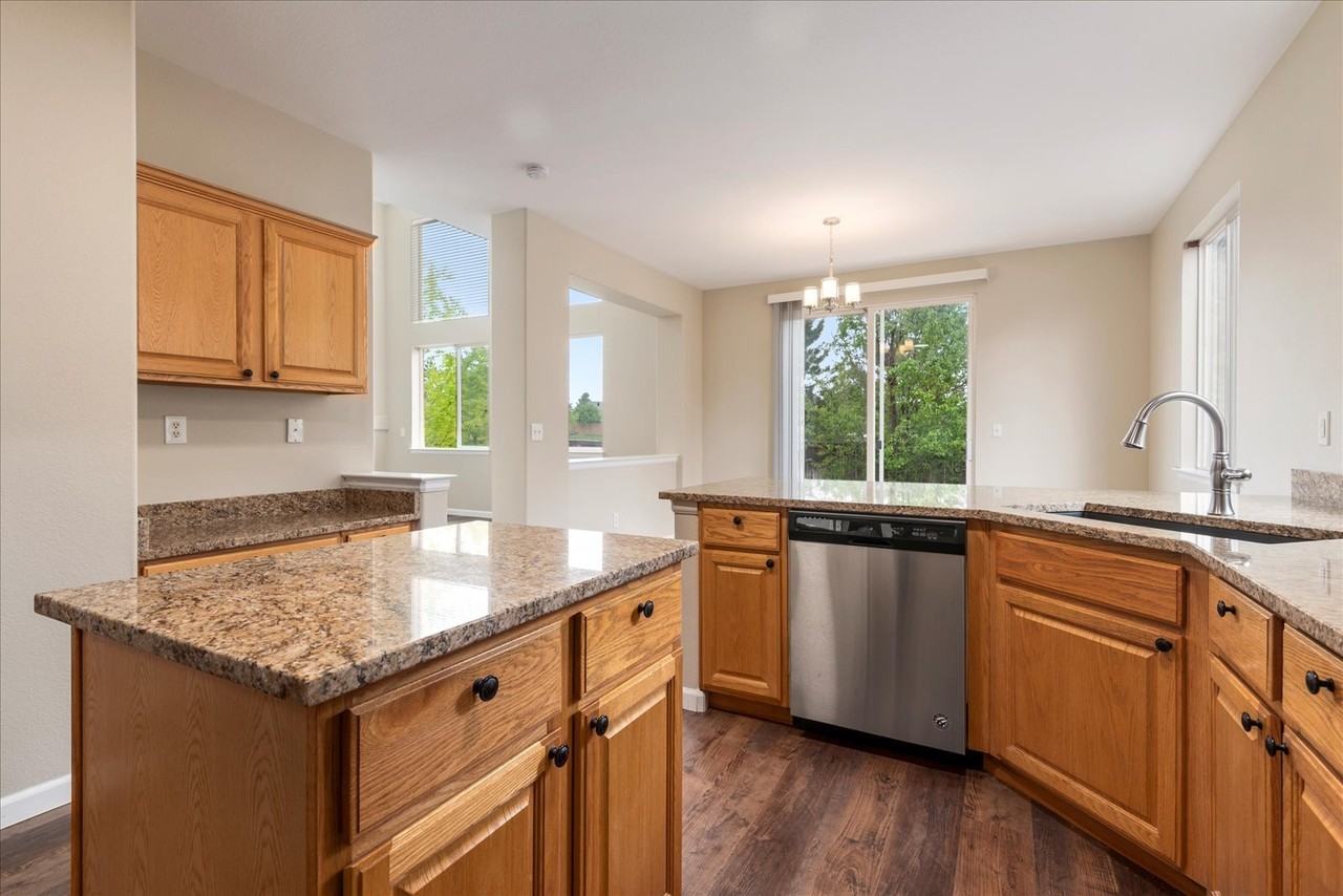 10147 Cherryhurst Ln - Photo 4 of 39