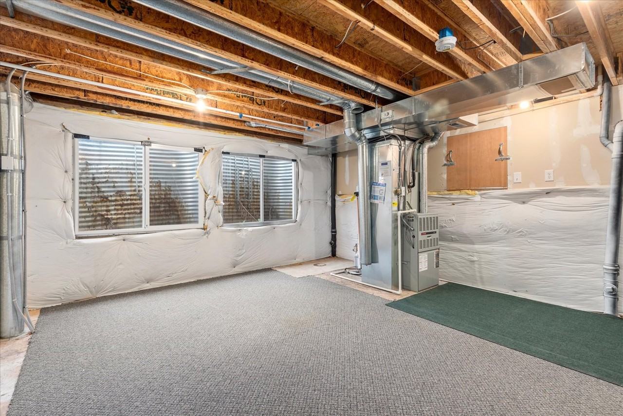 10147 Cherryhurst Ln - Photo 7 of 39