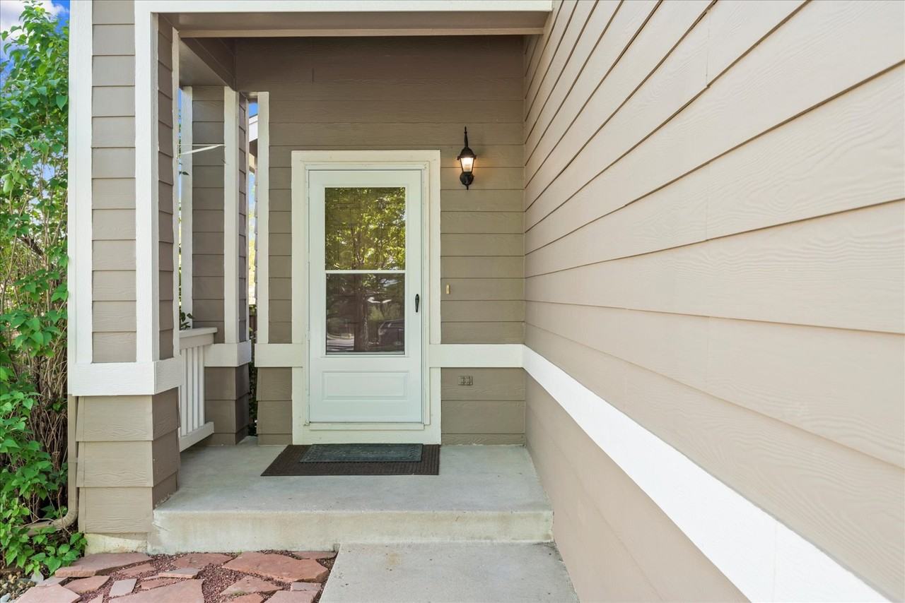 10147 Cherryhurst Ln - Photo 5 of 39