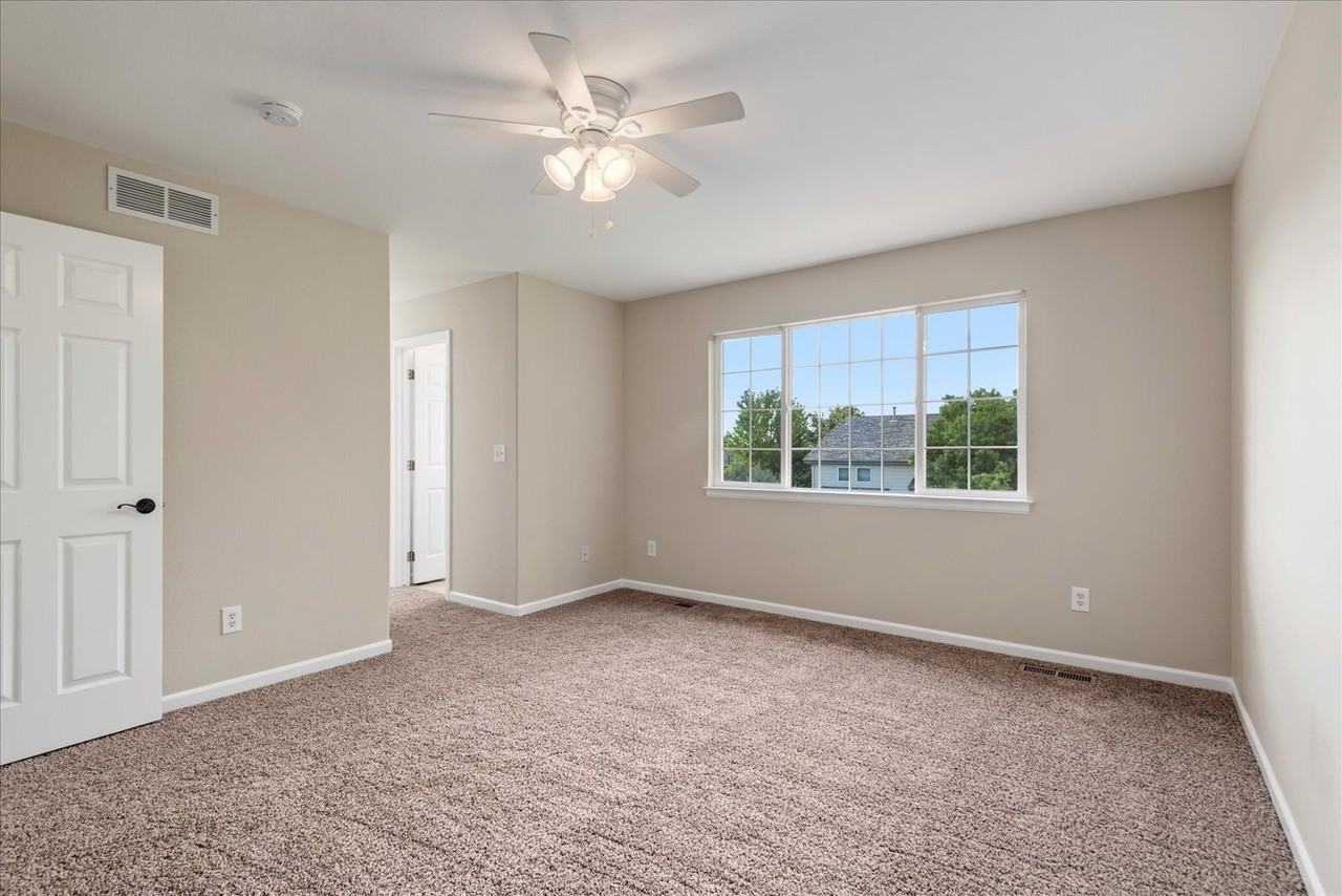 10147 Cherryhurst Ln - Photo 6 of 39