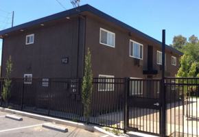 featured image of 912 Blue St #12