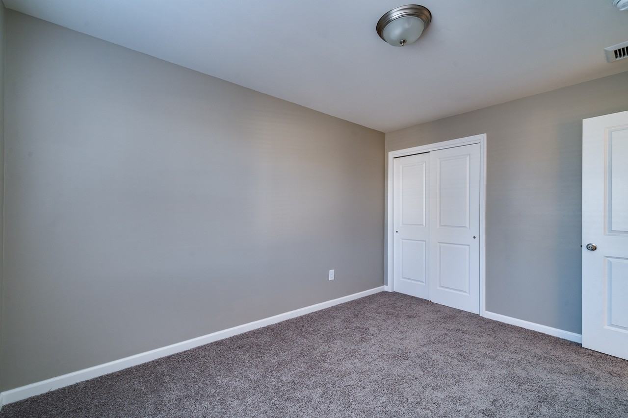 513 S Blackhoof St #2 - Photo 3 of 28