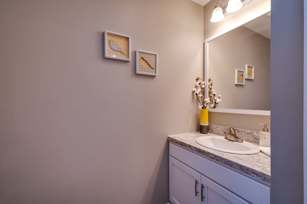 513 S Blackhoof St #2 - Photo 3 of 27