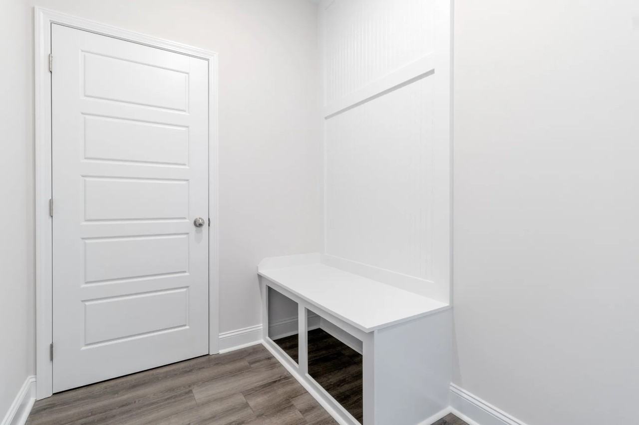 506 Bloomington Trce - Photo 7 of 11