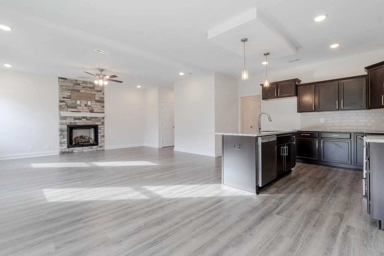 506 Bloomington Trce - Photo 6 of 11