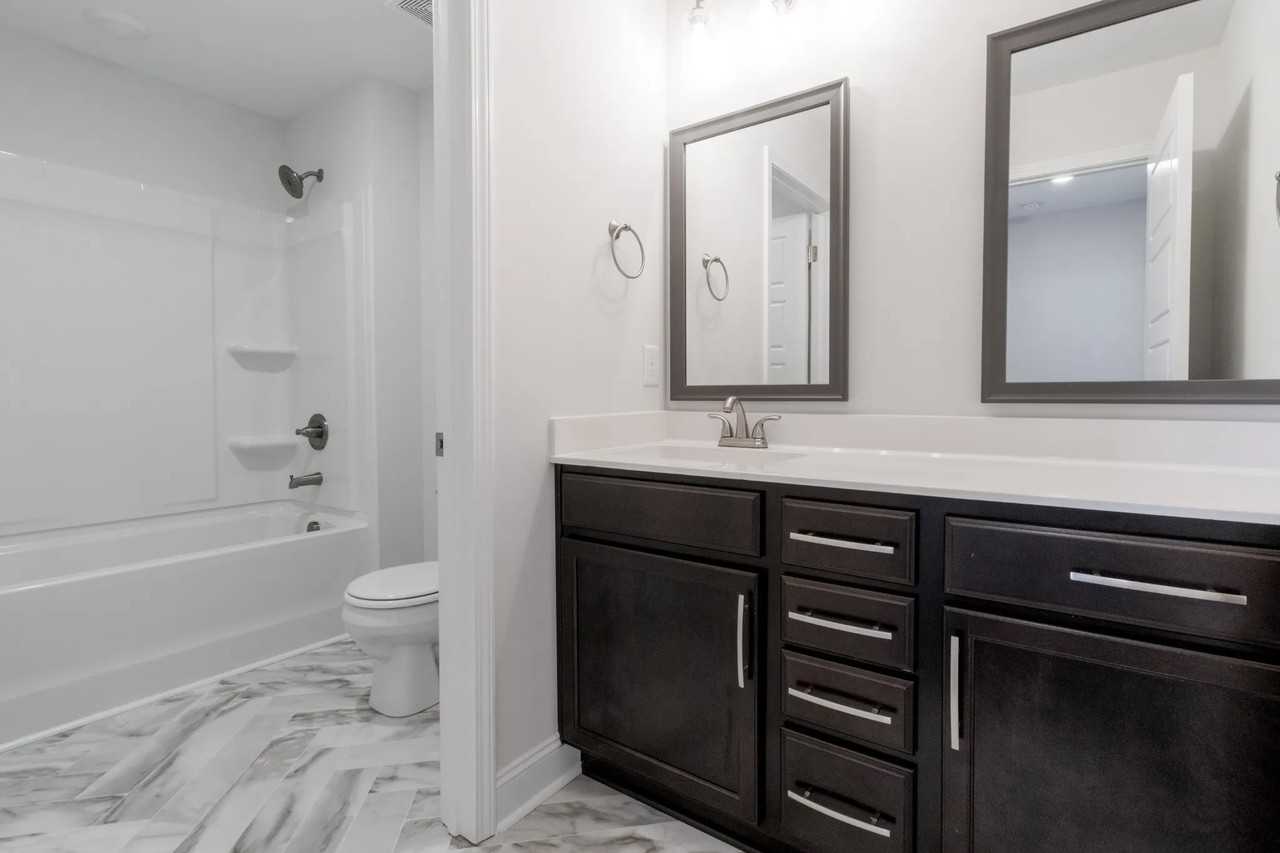 506 Bloomington Trce - Photo 3 of 11