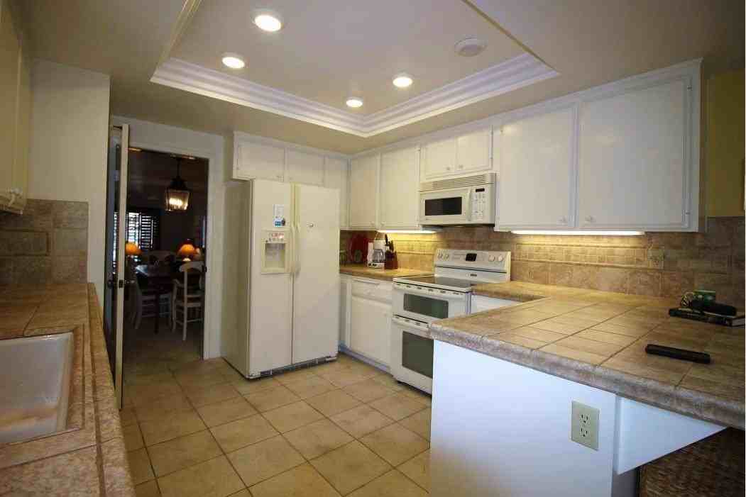 43 Kingston Ct S #1 - Photo 3 of 19