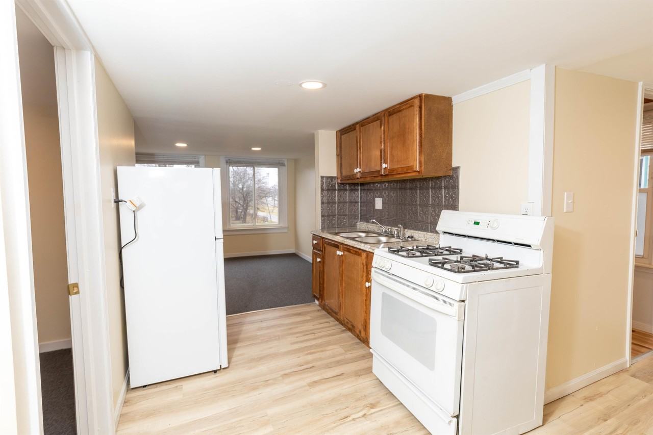 88 Hill St #2 - Photo 7 of 12