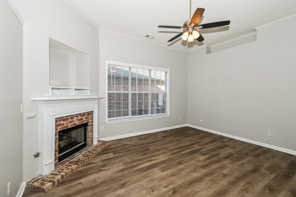 8698 Macon Rd - Photo 3 of 16