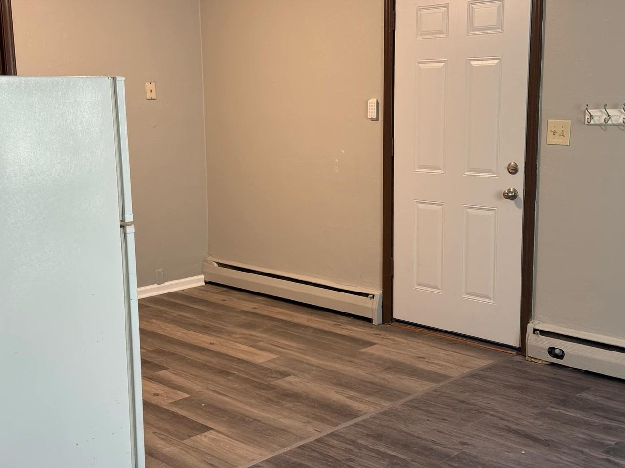 362 Winifred St E #3 - Photo 2 of 7