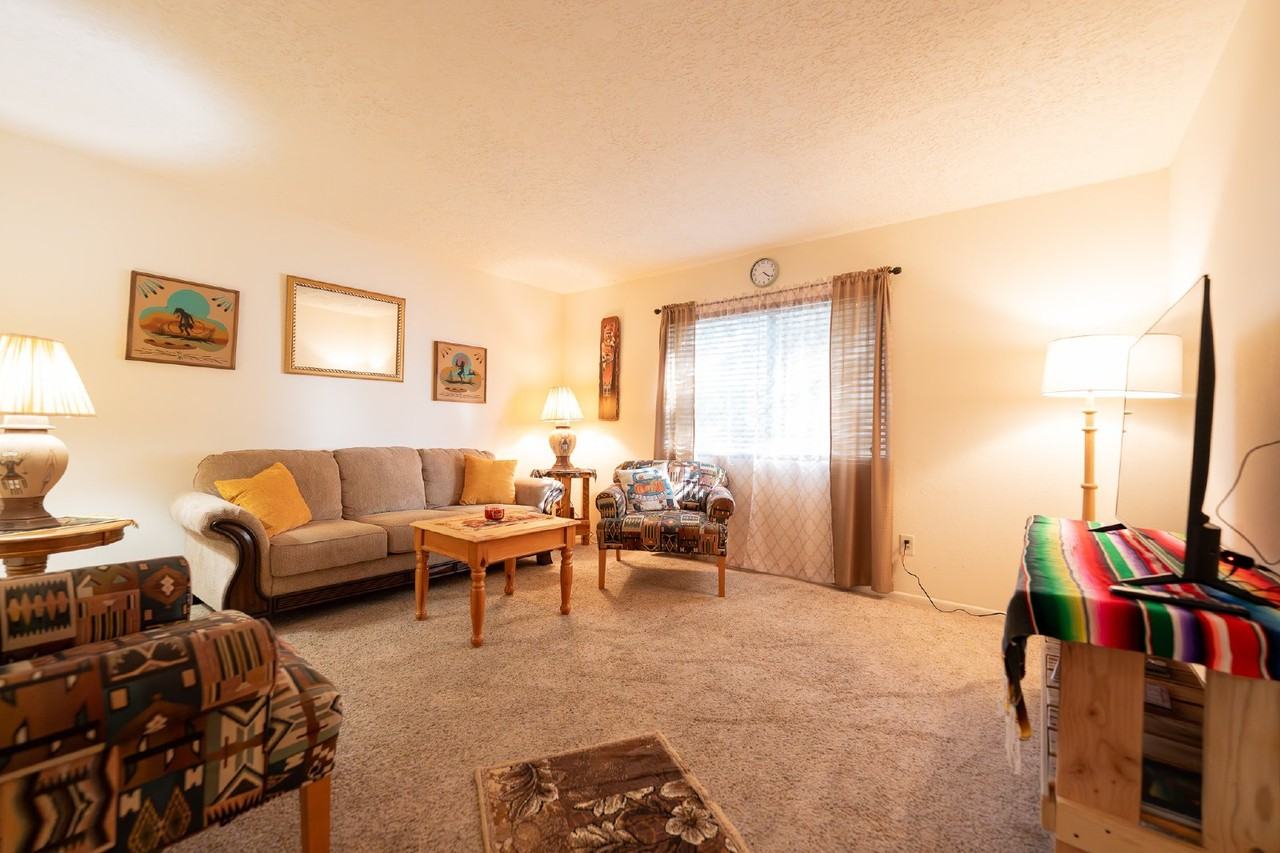 511 Western Dr - Photo 4 of 30