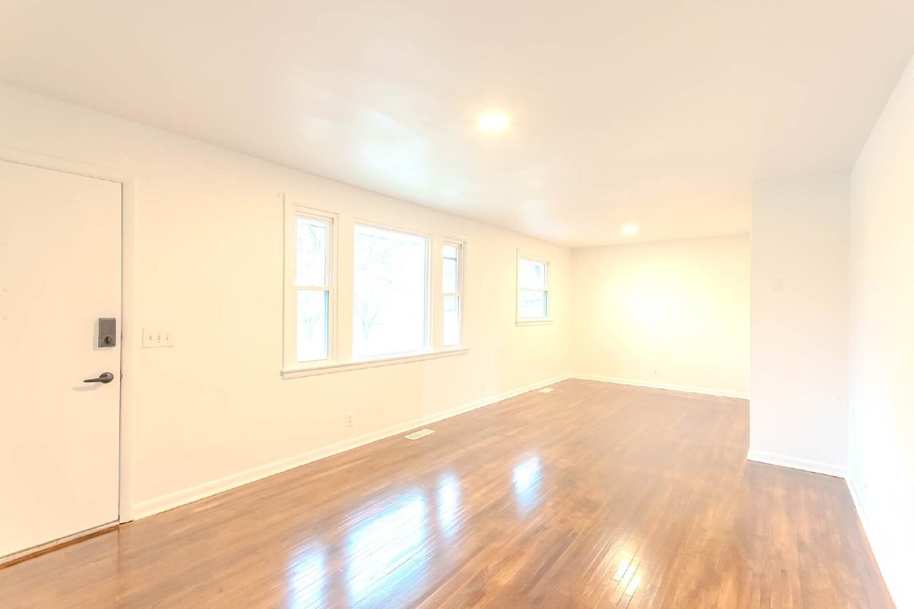 567 Valleywood Dr - Photo 4 of 14