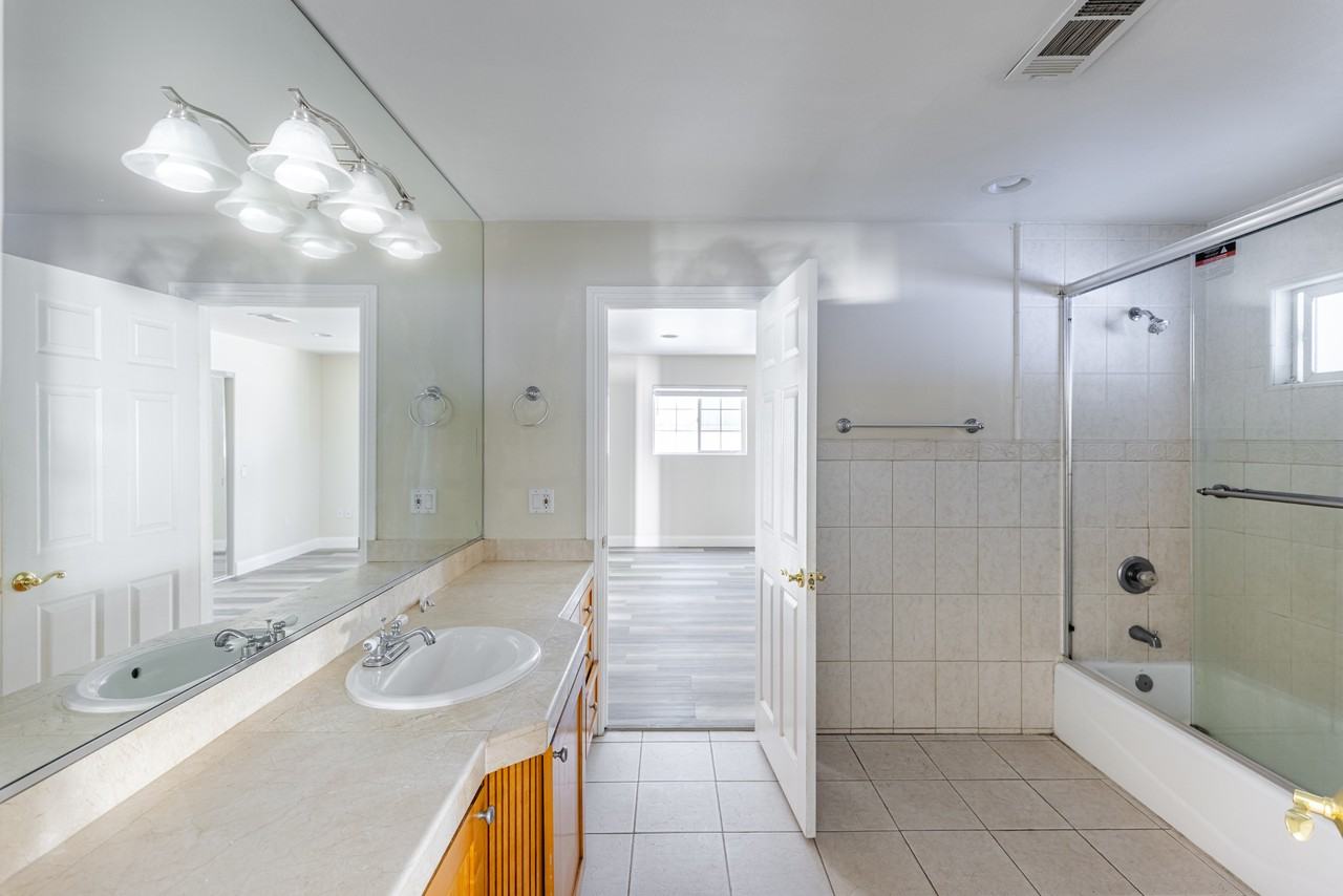 5508 Wilbur Ave - Photo 3 of 11