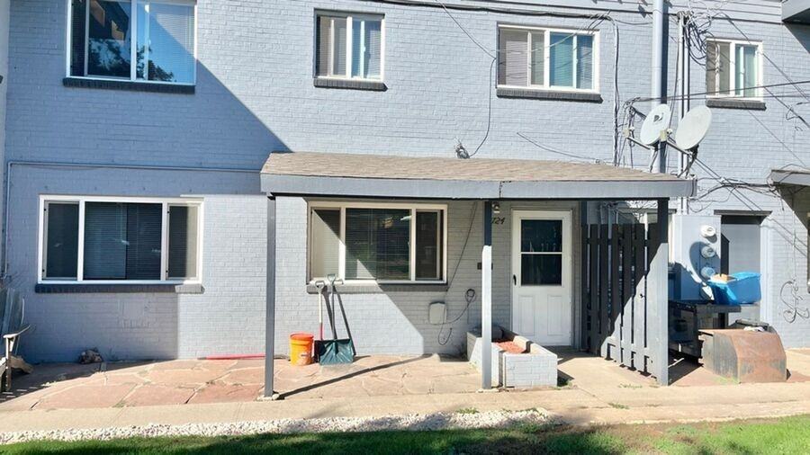 1724 S Cook St - Photo 3 of 17