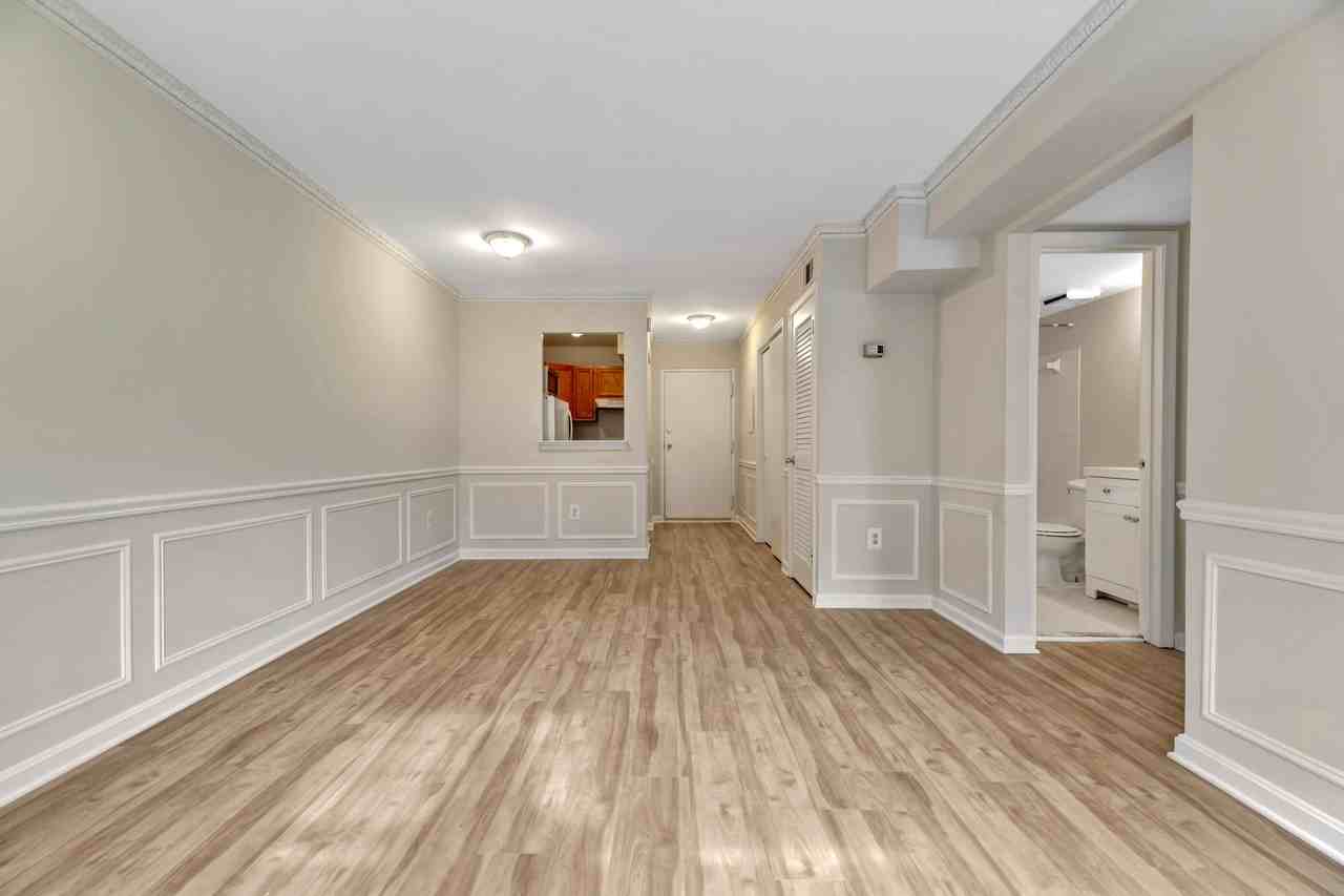 730 7th St Se Apt 13 #13 - Photo 4 of 11