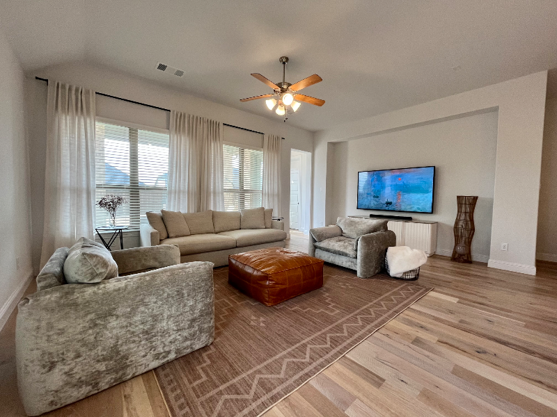 2816 Silverleaf Dr - Photo 2 of 23