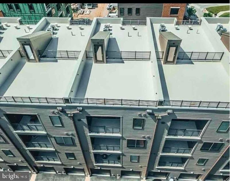 914 Lakeview Ct - Photo 2 of 32