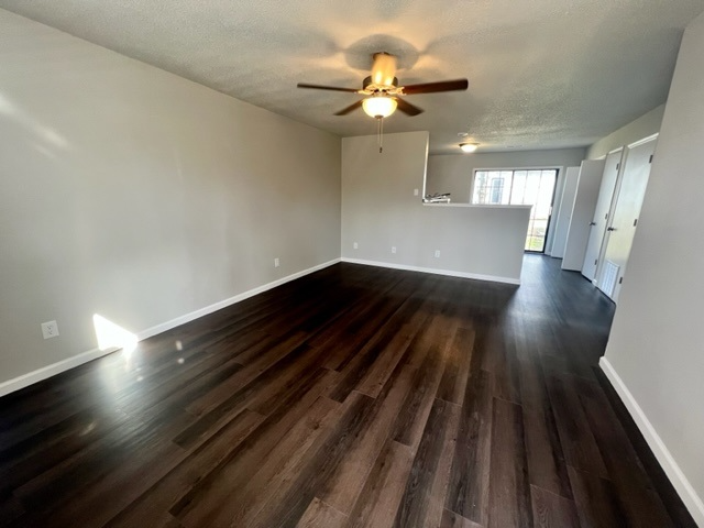 403 Se F St #D - Photo 3 of 9