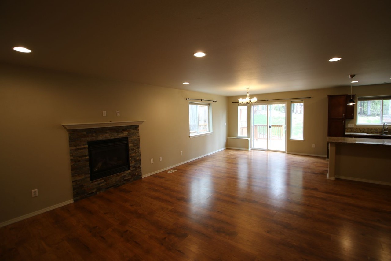 9071 Eagle River Ln - Photo 4 of 19