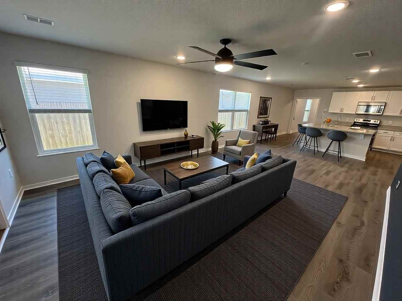 5269 Peach Dr - Photo 6 of 25