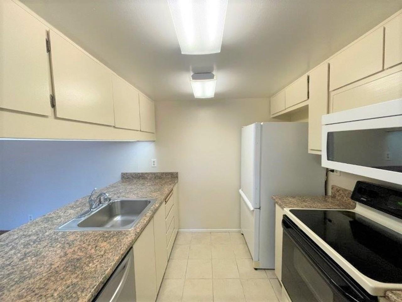 1732 Sapling Ct #A - Photo 5 of 17