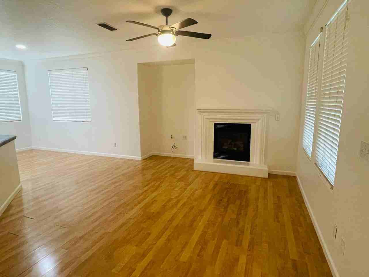 6056 Bridgecross Dr - Photo 2 of 10