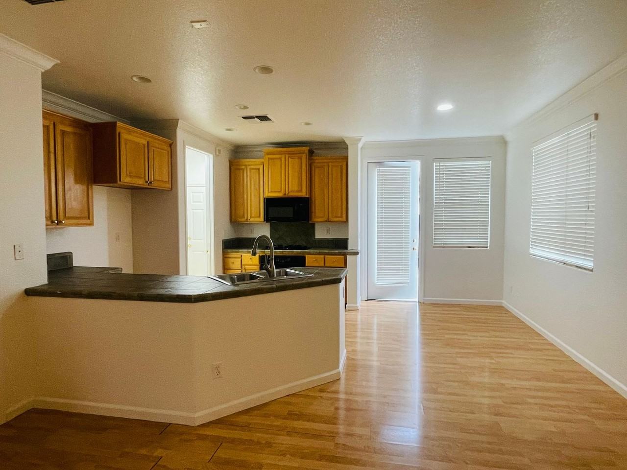 6056 Bridgecross Dr - Photo 4 of 10