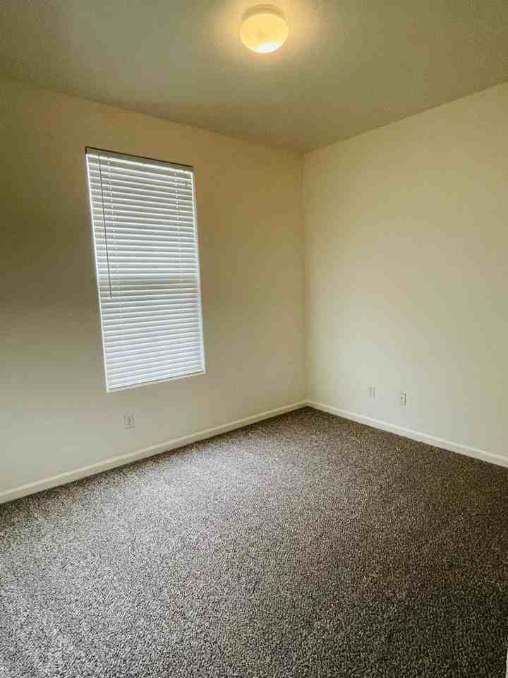 6056 Bridgecross Dr - Photo 6 of 10