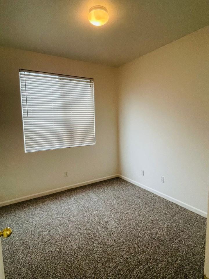 6056 Bridgecross Dr - Photo 7 of 10