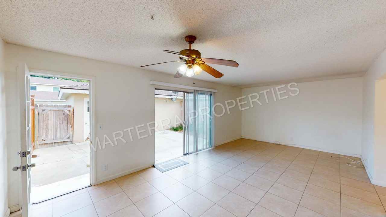 8211 Foxhall Dr - Photo 7 of 22