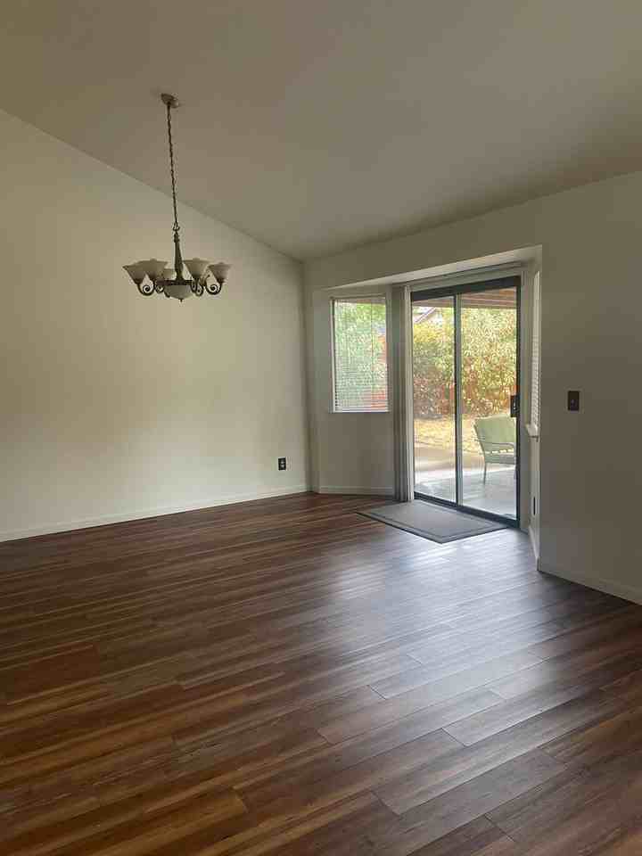 525 Chancellor Blvd - Photo 2 of 20