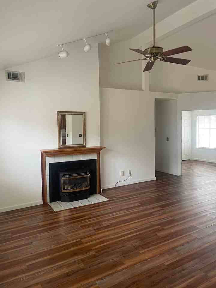 525 Chancellor Blvd - Photo 3 of 20