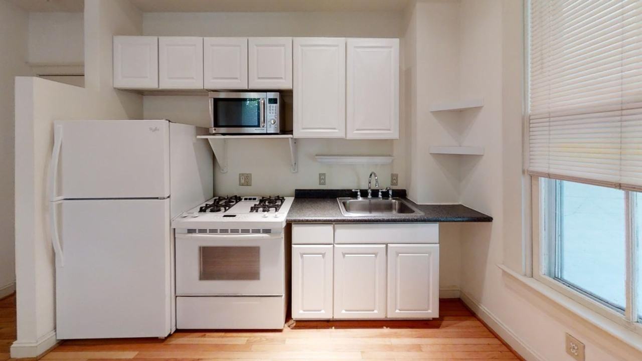 415 2nd St Ne ##Ne - Photo 2 of 8