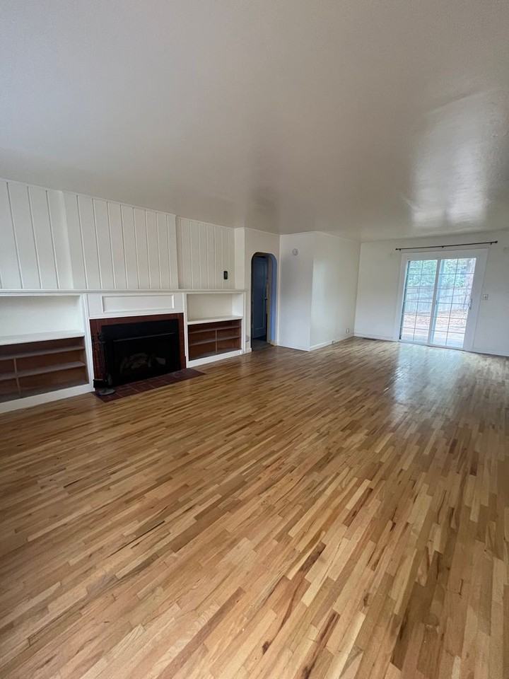 1185 E 28th Ave - Photo 3 of 18