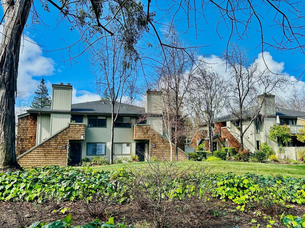 2002 La Terrace Cir - Photo 2 of 17