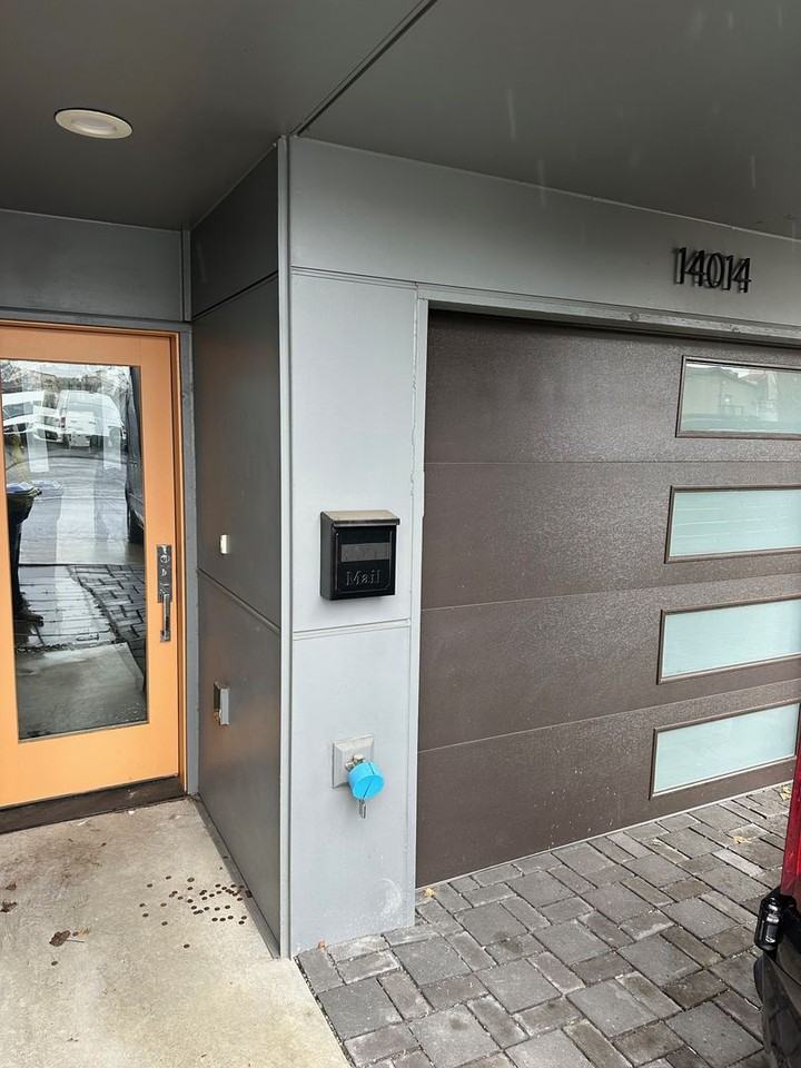 14014 Midvale Ave N - Photo 2 of 26