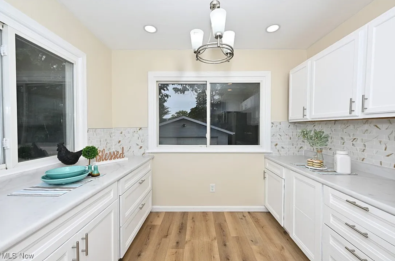 1088 Lexington Ave - Photo 7 of 13