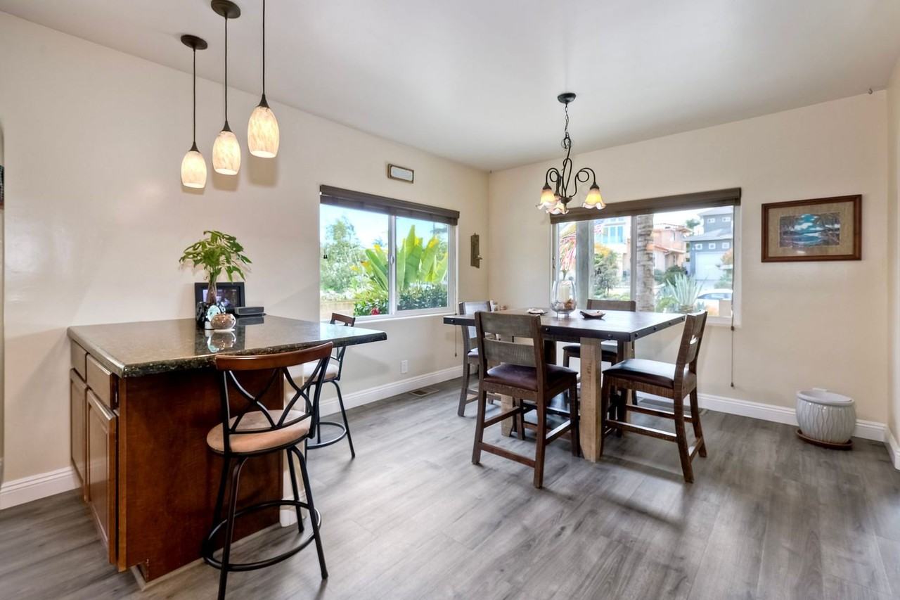 4430 Cape May Ave - Photo 5 of 27