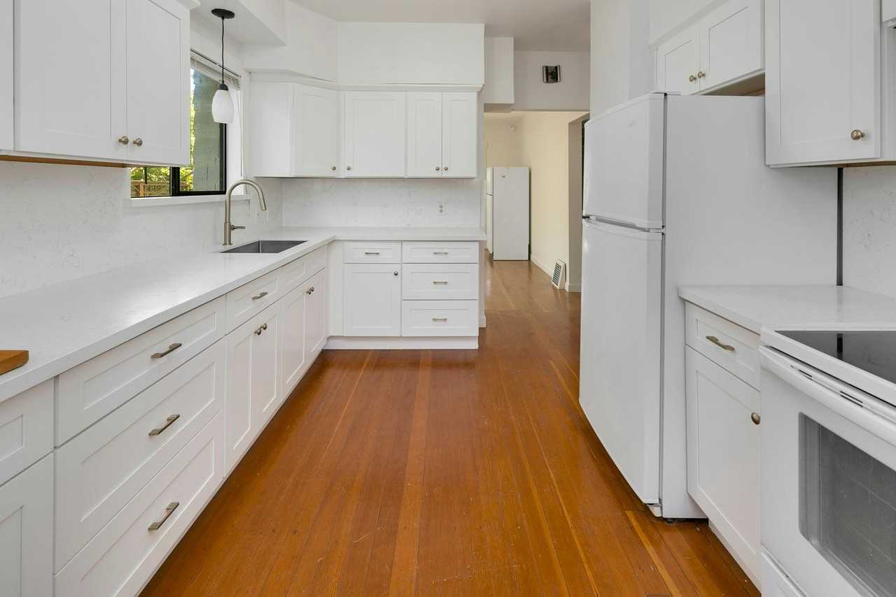 5646 12th Avenue Northeast - Photo 5 of 25