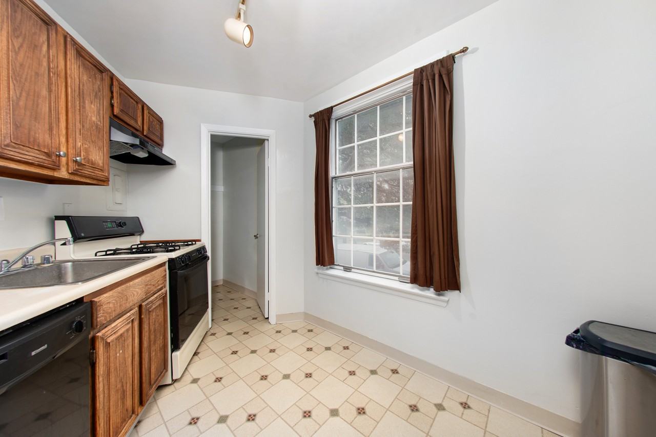 1880 Columbia Rd. NW #101 (DC) - Photo 5 of 16